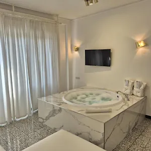 https://hotel-eveline-portosole.hotelitalianriviera.com