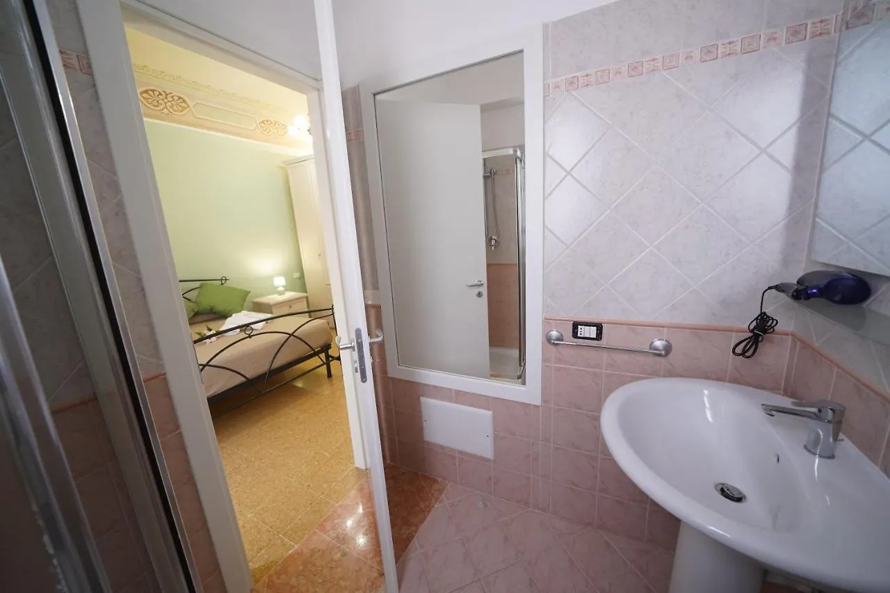 Bed & Breakfast Bed and Breakfast Regina Stella Lascari