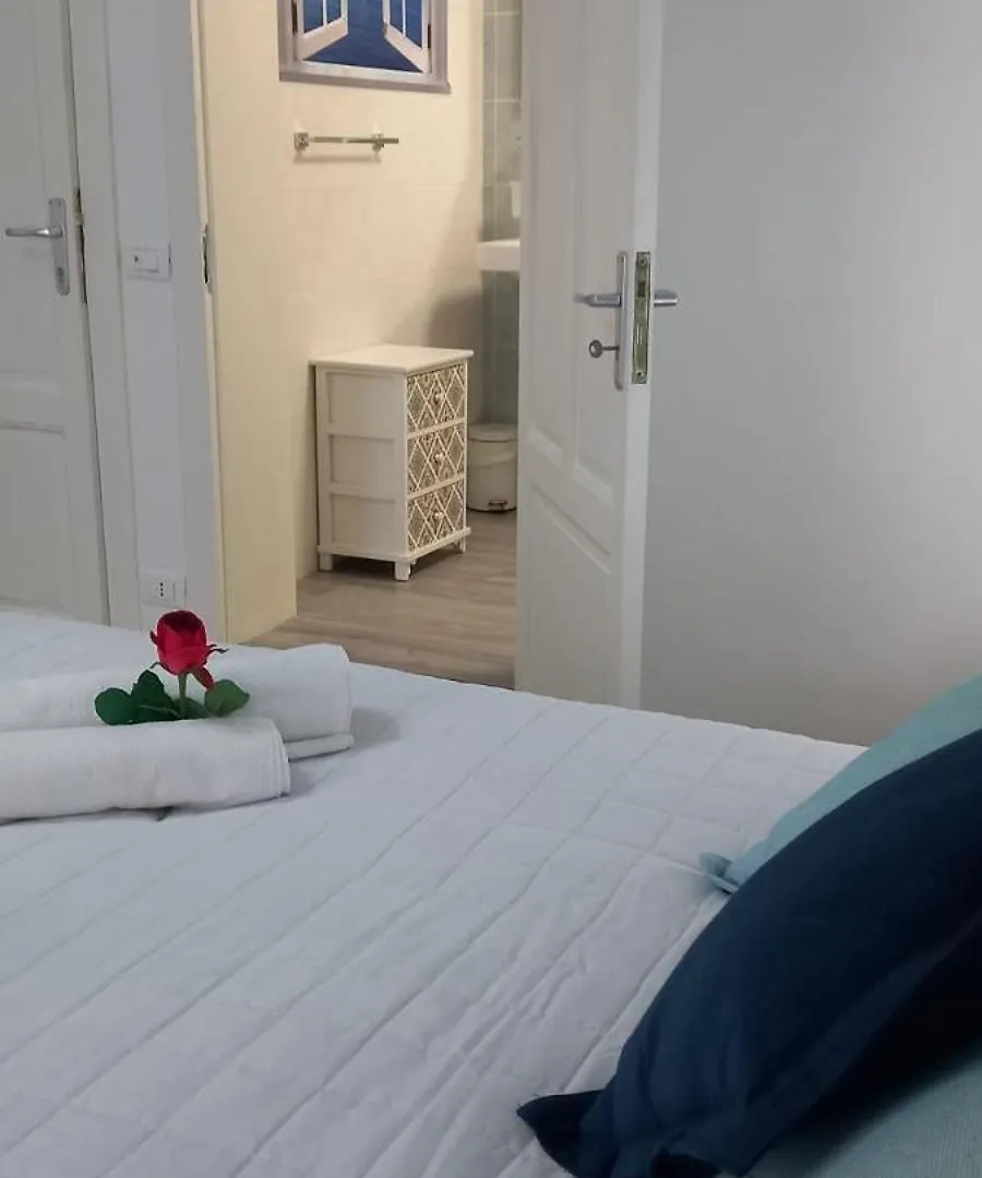 Bed and Breakfast Regina Stella Lascari 0*,